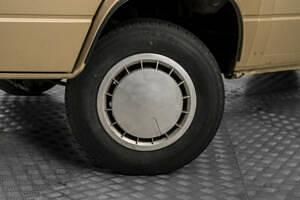 Usata VW Caravelle 77 CV (56 kW) 1986 Oro Monovolume