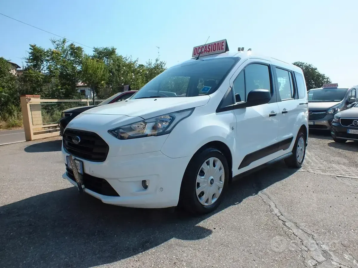 Usata Ford Tourneo 101 CV (74 kW) 2021 Bianco Monovolume