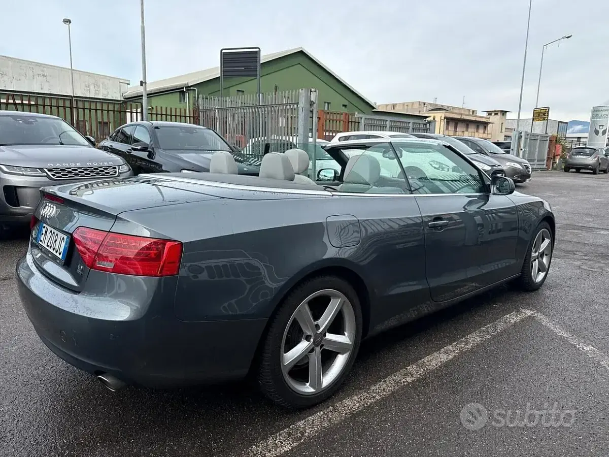 Usata Audi A5 Cabriolet Advanced 245 CV (180 kW) 2012 Grigio Cabrio