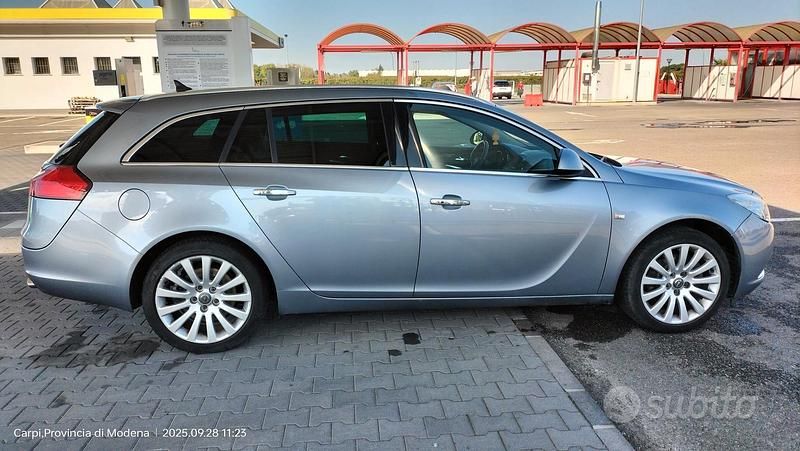 Usata Opel Insignia Cosmo 180 CV (132 kW) 2010 Argento Station wagon