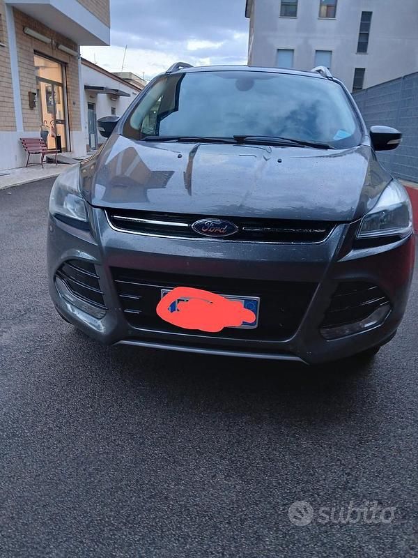 Usata Ford Kuga 163 CV (119 kW) 2014 Grigio SUV