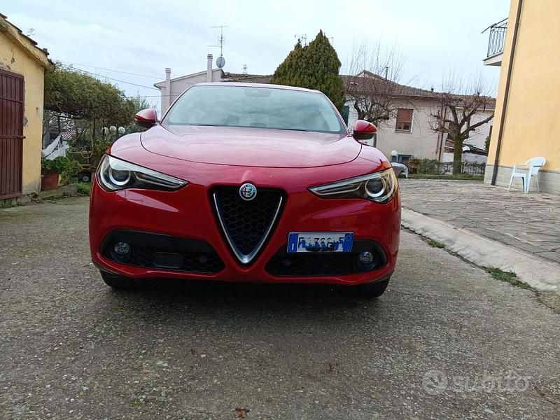 Usata Alfa Romeo Stelvio 210 CV (154 kW) 2017 Rosso SUV