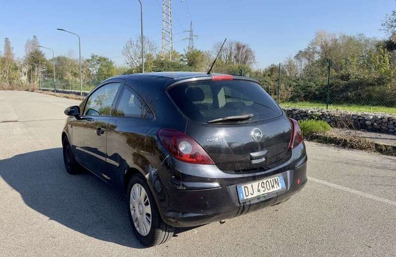 Usata Opel Corsa Sport 80 CV (58 kW) 2007 Nero Berlina