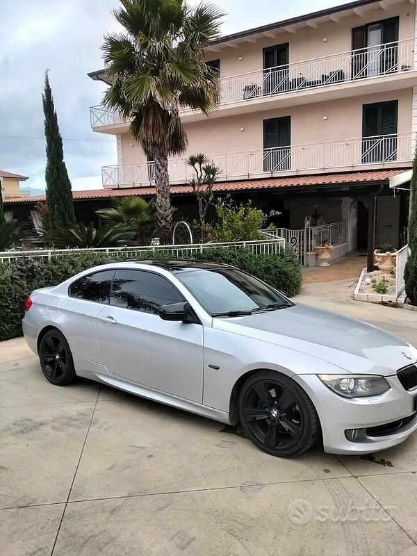 Usata BMW 320 M Sport 183 CV (134 kW) 2010 Grigio Coupé
