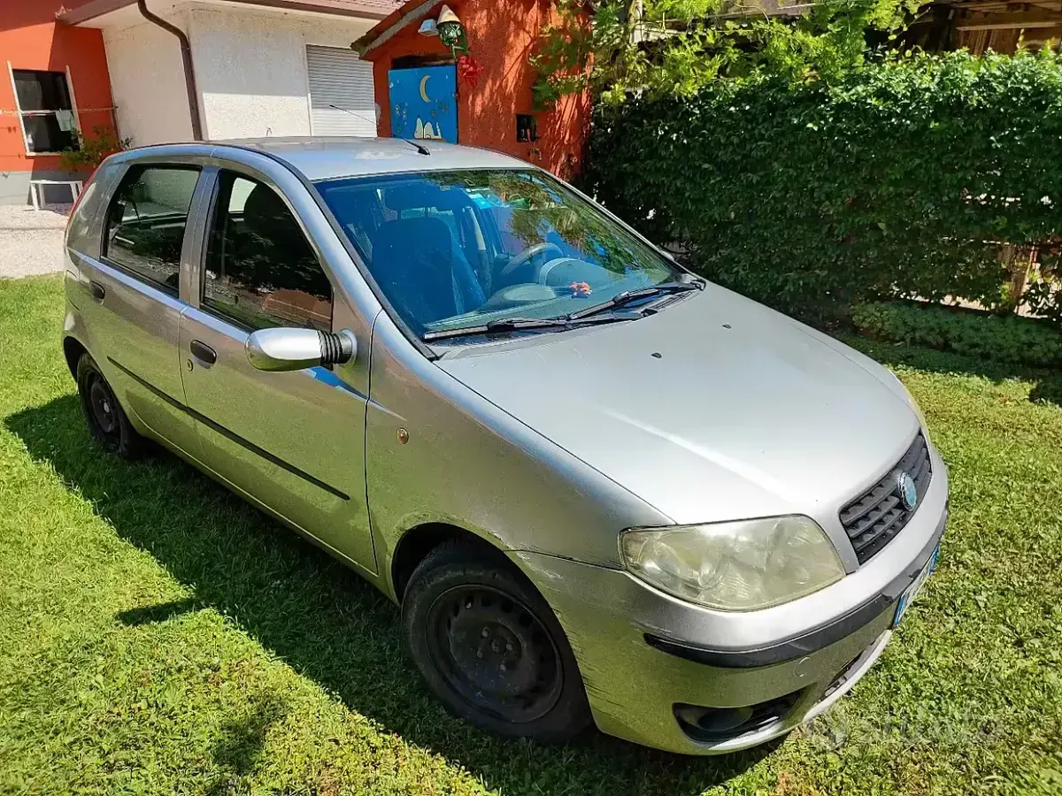 Usata Fiat Punto 69 CV (50 kW) 2006 Grigio Utilitaria