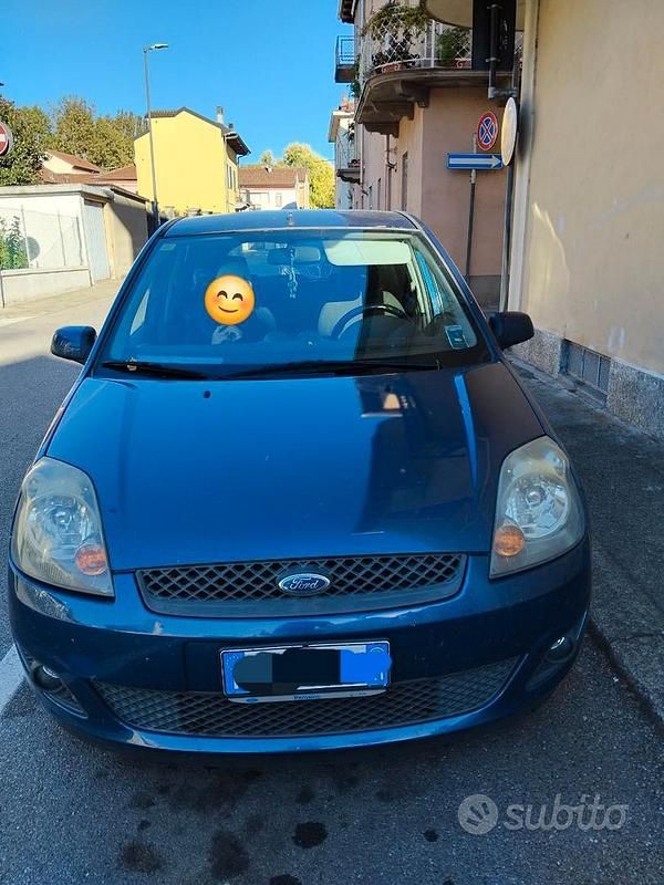 Usata Ford Fiesta 2007 Blu Berlina
