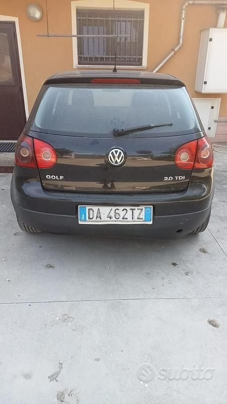 Usata VW Golf V 101 CV (74 kW) 2007 Nero Utilitaria