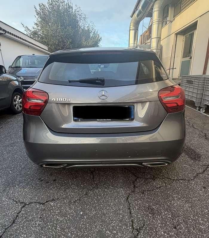 Usata Mercedes A180 109 CV (80 kW) 2018 Berlina