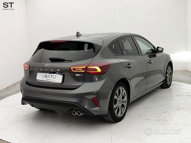 Usata Ford Focus ST 125 CV (91 kW) 2022 Grigio Berlina