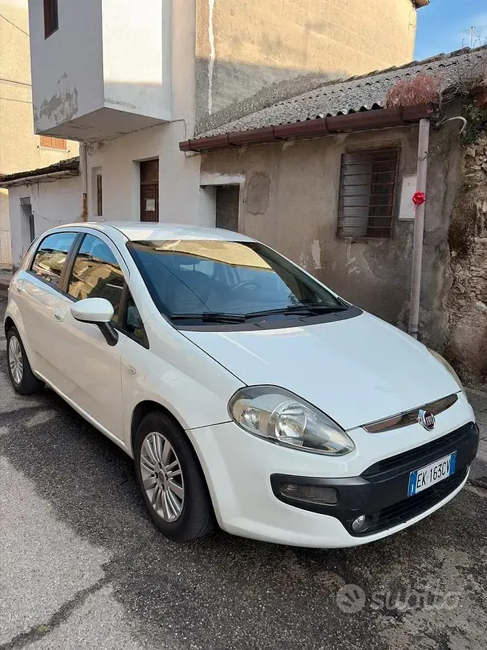 Usata Fiat Punto Evo 75 CV (55 kW) 2011 Bianco Utilitaria