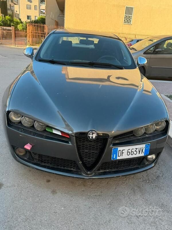 Usata Alfa Romeo 159 120 CV (88 kW) 2006 Grigio Berlina