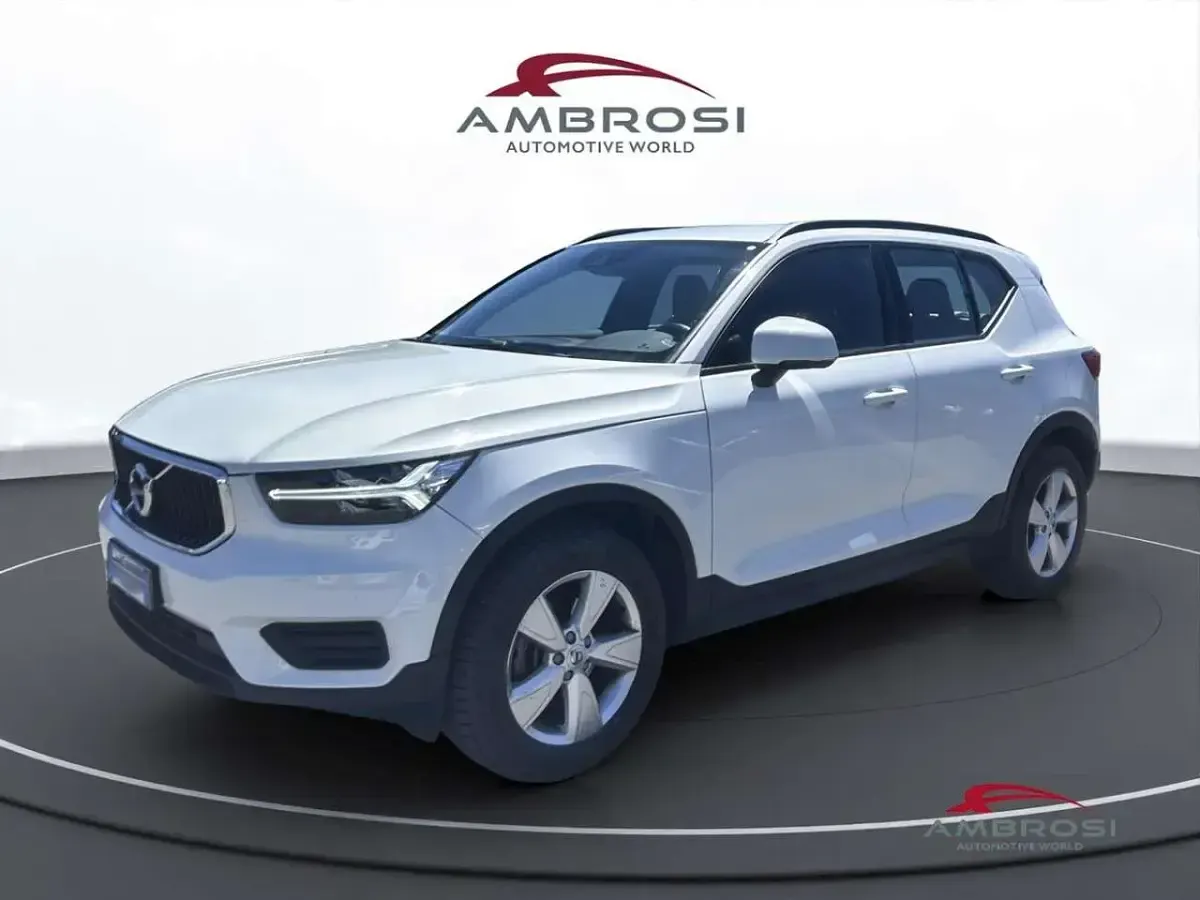 Usata Volvo XC40 Momentum 129 CV (94 kW) 2022 SUV