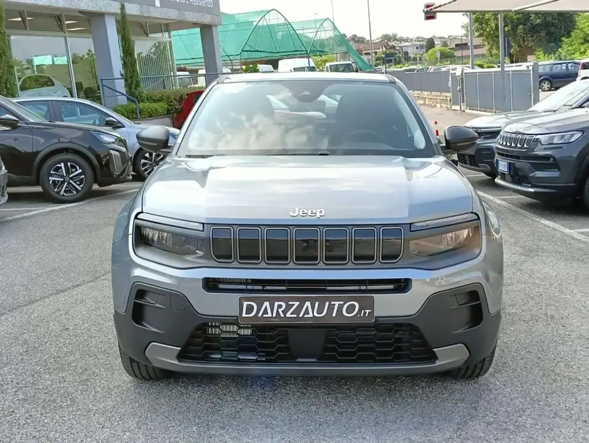 Nuova Jeep Avenger Longitude 101 CV (74 kW) 2026 Grigio stone SUV