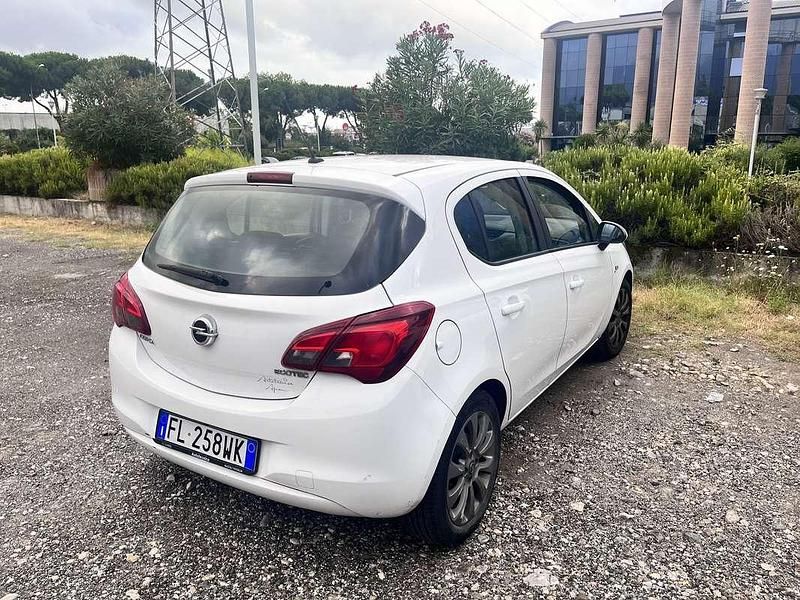 Usata Opel Corsa 90 CV (66 kW) 2017 Utilitaria