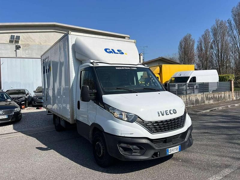 Usata Iveco 35.12 116 CV (85 kW) 2021 Bianco Furgone