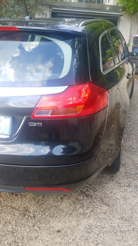 Usata Opel Insignia Sport 131 CV (96 kW) 2010 Nero Station wagon