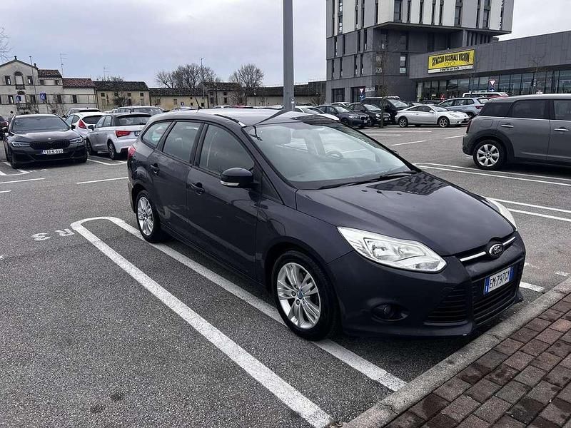 Usata Ford Focus 116 CV (85 kW) 2012 Blu/azzurro Station wagon
