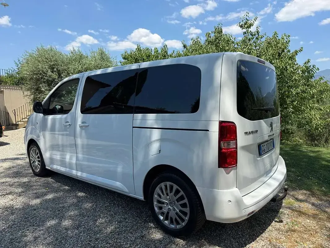 Usata Peugeot Traveller Active 120 CV (88 kW) 2022 Bianco Monovolume