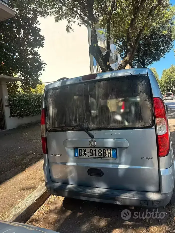 Usata Fiat Doblò 85 CV (62 kW) 2009 Blu Monovolume