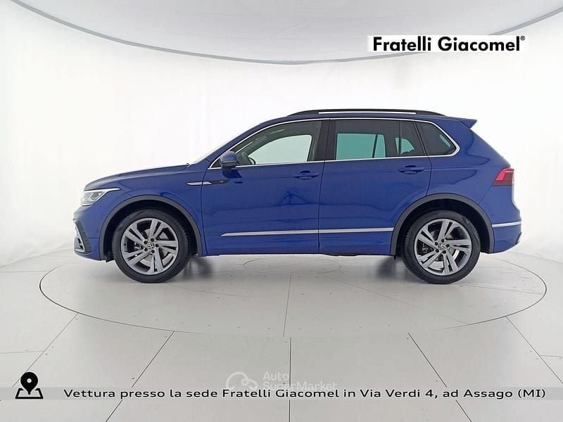 Usata VW Tiguan R-line 150 CV (110 kW) 2022 Lapiz blue metallizzato SUV