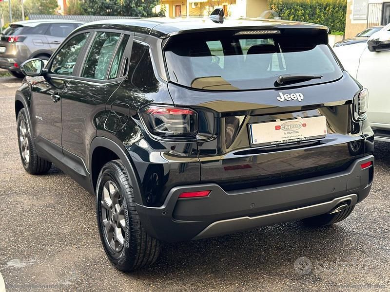Nuova Jeep Avenger Longitude 2025 Nero SUV