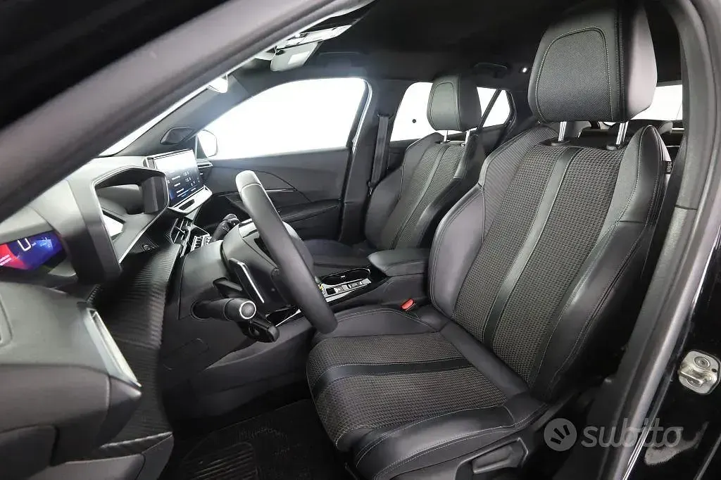 Usata Peugeot 2008 GT 131 CV (96 kW) 2021 Nero SUV