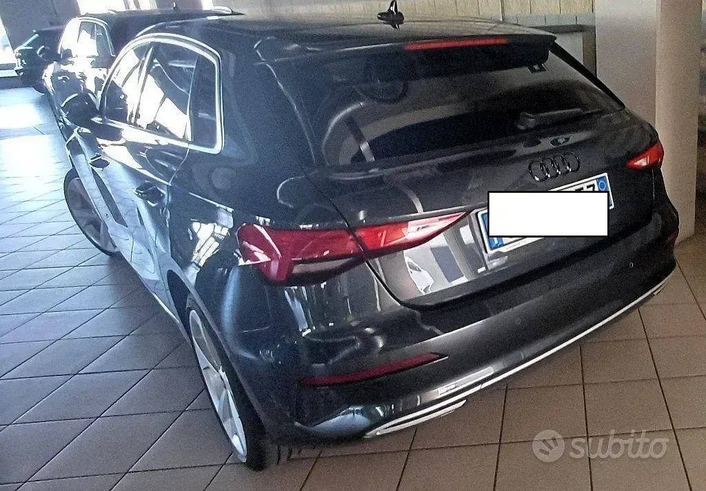 Usata Audi A3 Advanced 116 CV (85 kW) 2024 Grigio Berlina