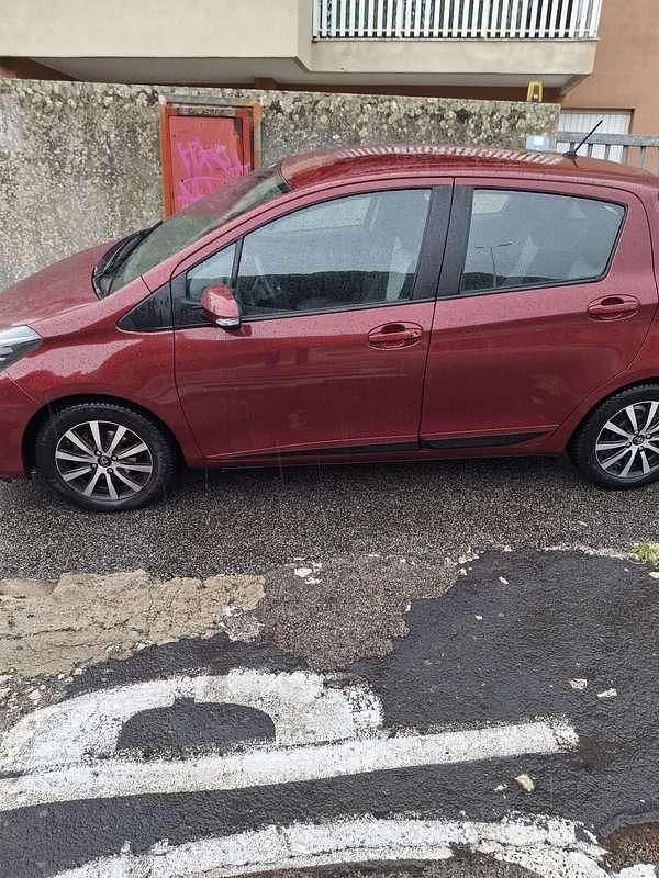 Usata Toyota Yaris Active 69 CV (50 kW) 2017 Berlina