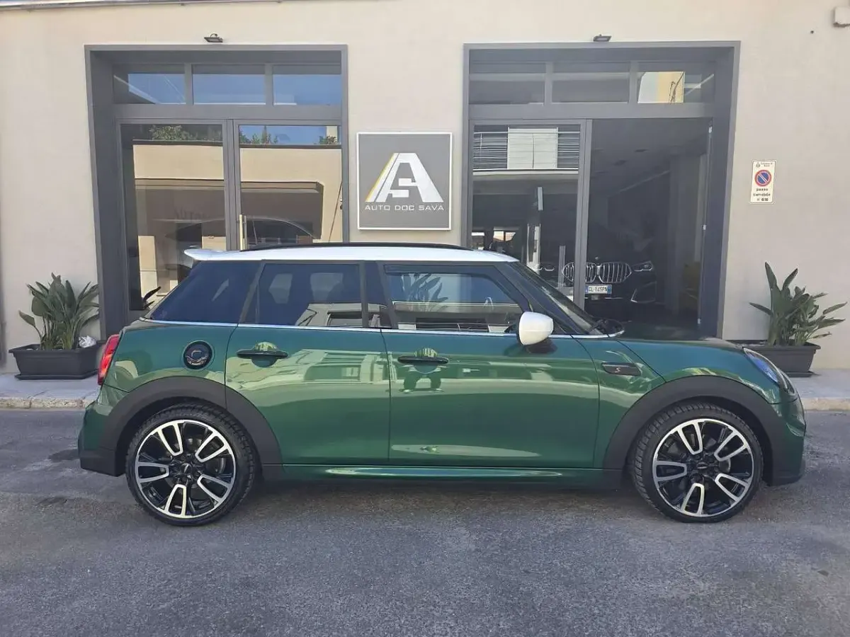 Usata Mini John Cooper Works 178 CV (130 kW) 2022 Verde Utilitaria