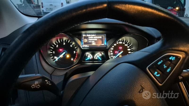 Usata Ford Focus 120 CV (88 kW) 2017 Grigio Station wagon