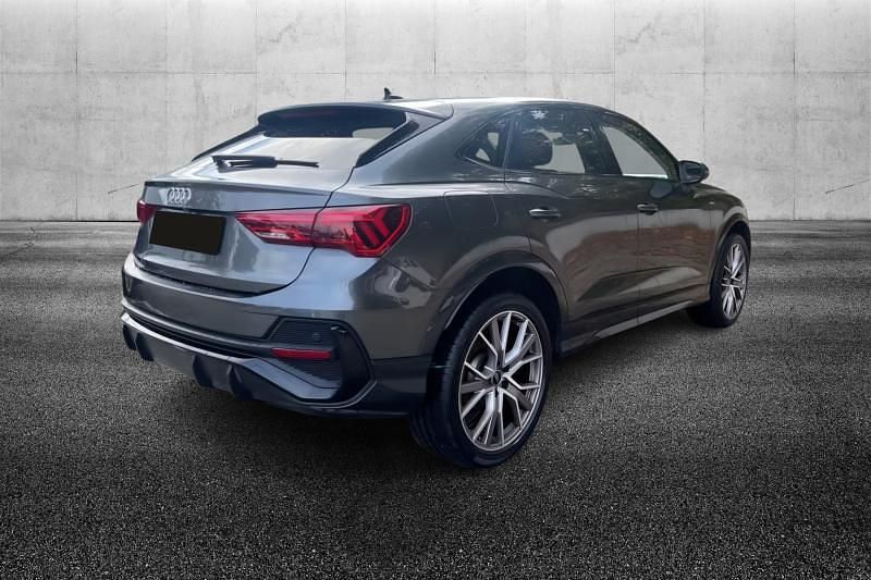 Usata Audi Q3 S-Line 150 CV (110 kW) 2024 Grigio metallizzato SUV