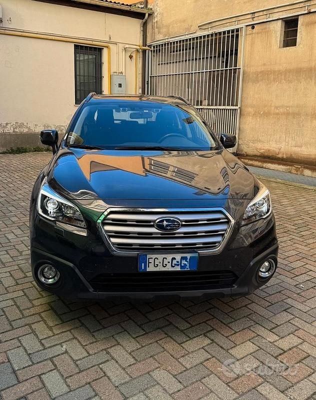 Grigio Usata 2016 Subaru Outback Station wagon | 17.500 € (Ottimo prezzo) - Immagine 1/4