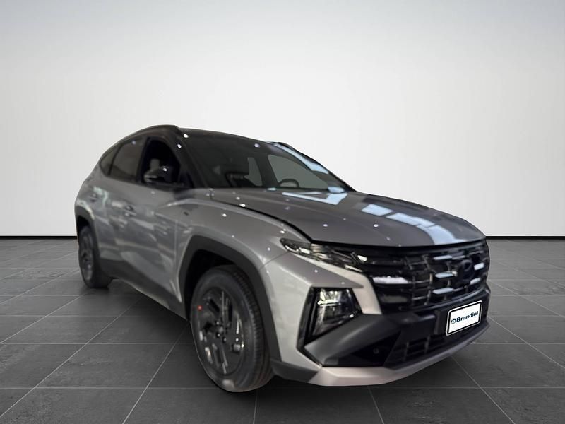 Nuova Hyundai Tucson 150 CV (110 kW) 2026 Shimmering silver  two tone SUV