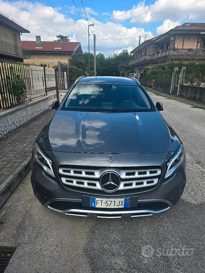 Usata Mercedes GLA200 136 CV (100 kW) 2018 Grigio SUV