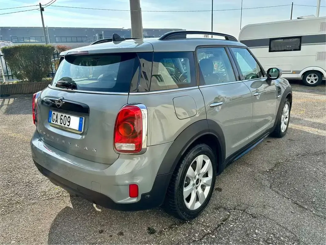 Usata Mini One Countryman 102 CV (75 kW) 2020 Grigio SUV