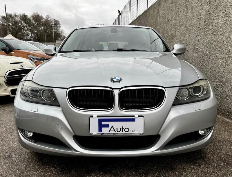 Usata BMW 318 143 CV (105 kW) 2011 Grigio Station wagon