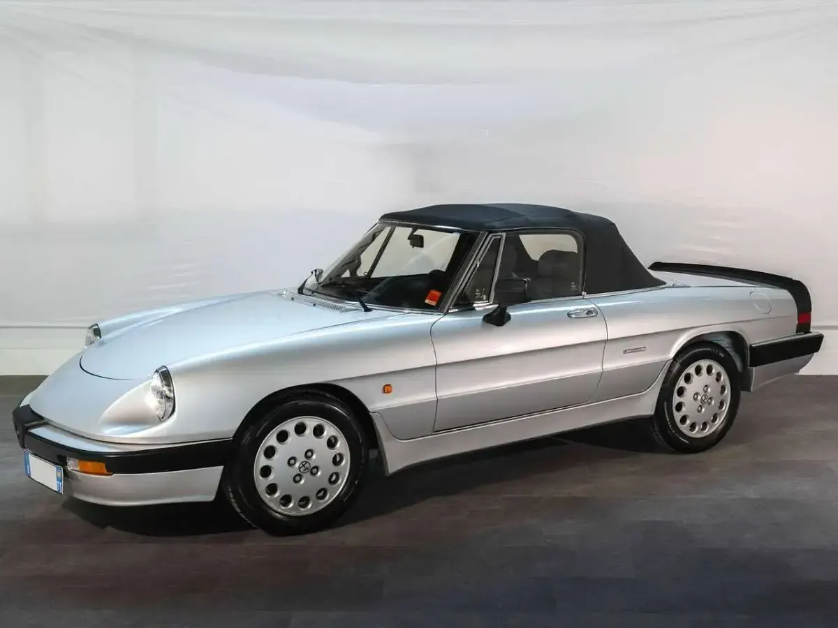 Usata Alfa Romeo Spider Quadrifoglio Verde 125 CV (91 kW) 1988 Argento Cabrio