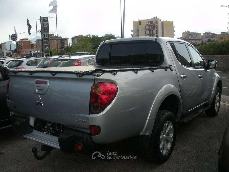 Usata Mitsubishi L200 137 CV (100 kW) 2015 Argento Pick-up