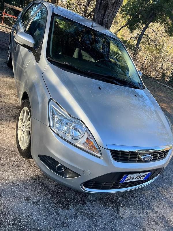 Usata Ford Focus 90 CV (66 kW) 2008 Grigio Berlina