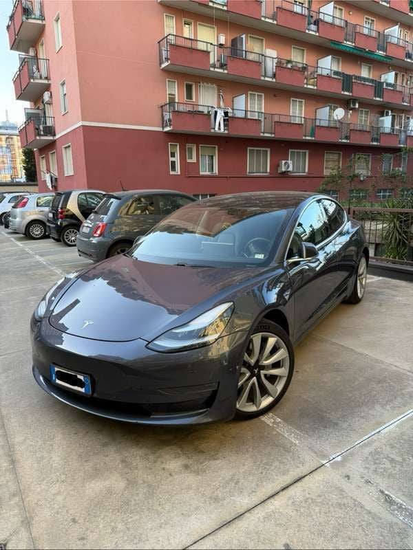 Usata 2020 Tesla Model 3 Long Range RWD Tre volumi | 28.000 € - Immagine 1/4