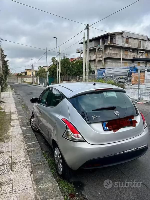 Usata Lancia Ypsilon 2015 Utilitaria