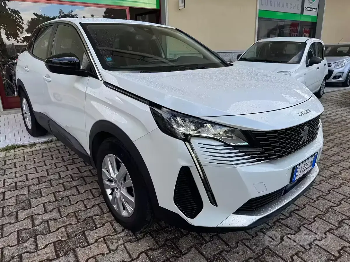 Usata Peugeot 3008 Active 131 CV (96 kW) 2022 Bianco SUV