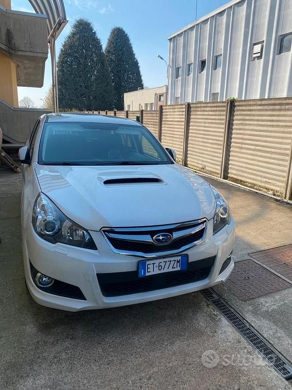 Usata Subaru Legacy 2013 Bianco Station wagon