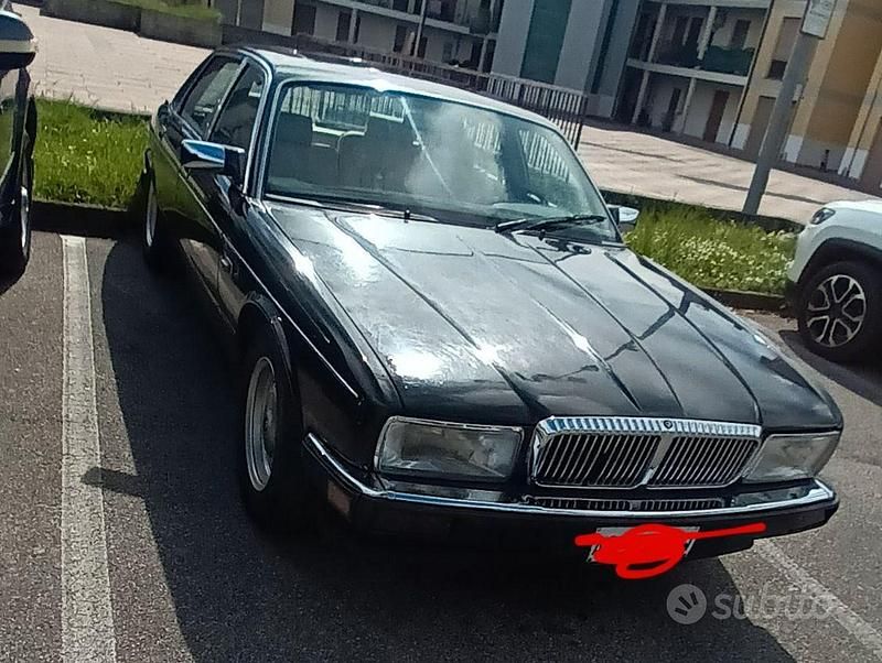 Usata Daimler Sovereign 212 CV (155 kW) 1989 Nero Berlina