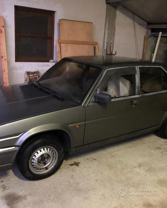 Usata 1985 Alfa Romeo 90 Tre volumi | 3800 € - Immagine 1/2