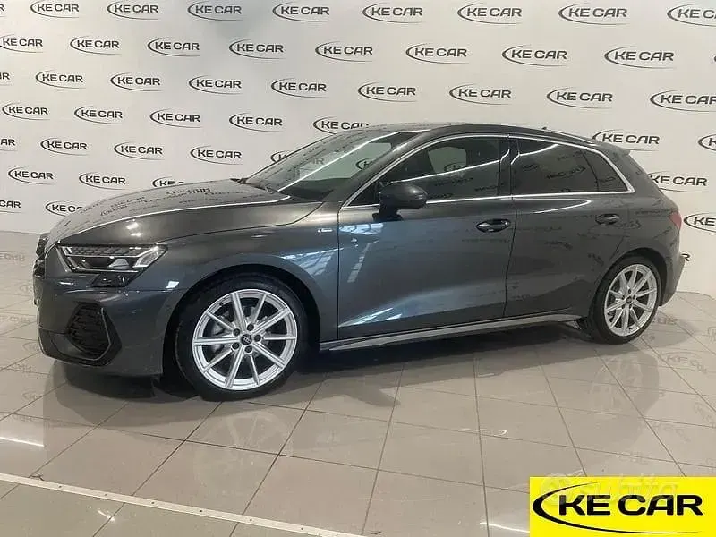 Usata Audi A3 S-Line 150 CV (110 kW) 2025 Grigio Berlina
