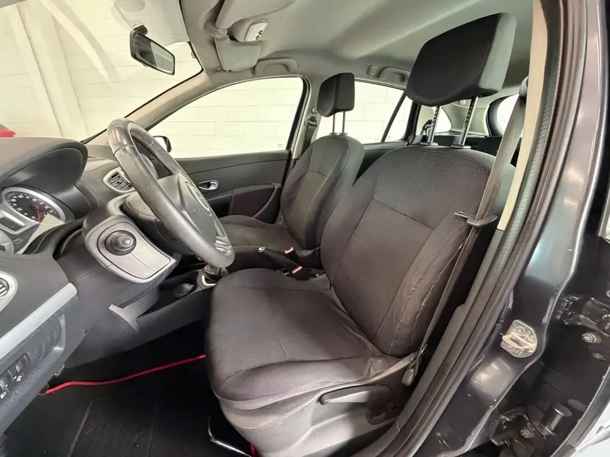 Usata Renault Clio II 101 CV (74 kW) 2008 Grigio Berlina