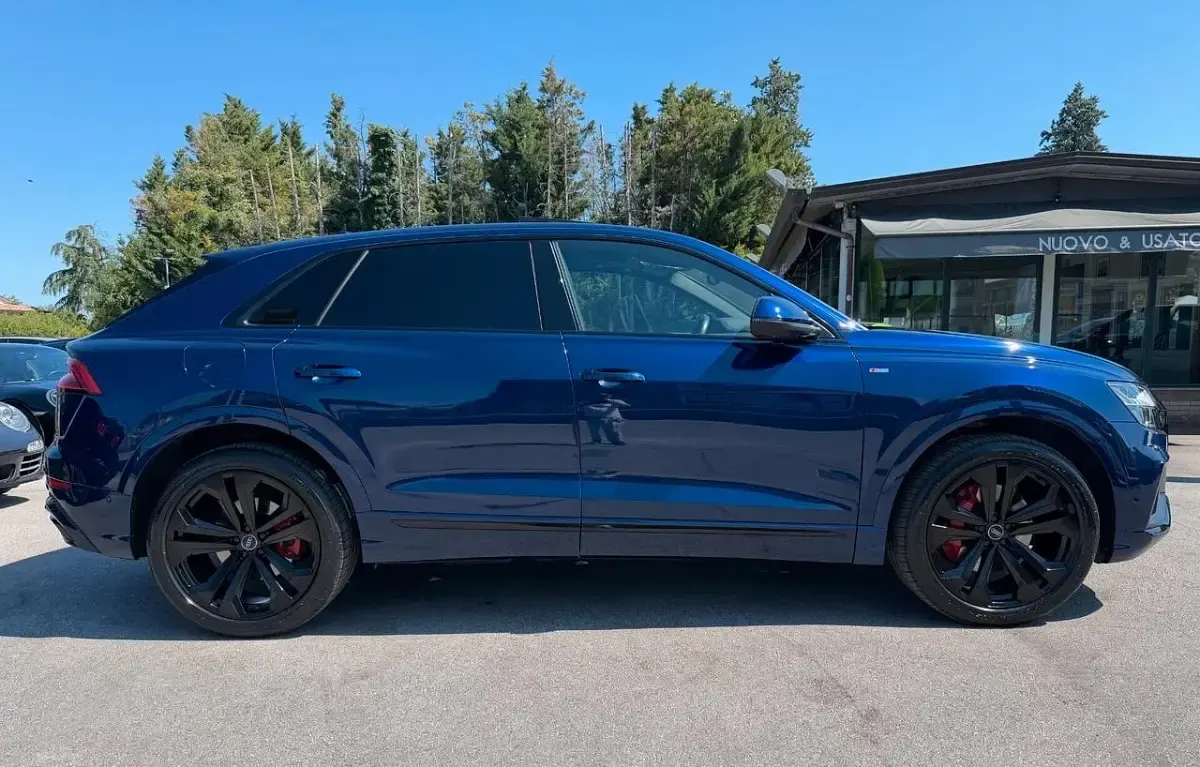 Usata Audi Q8 Sport 286 CV (210 kW) 2020 Blu SUV