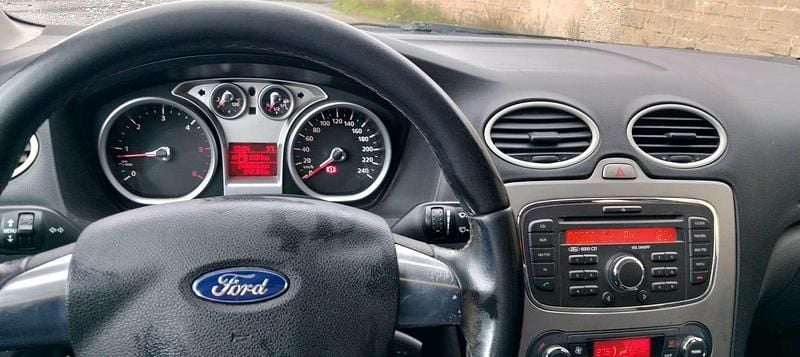 Usata Ford Focus Style 90 CV (66 kW) 2010 Argento Station wagon