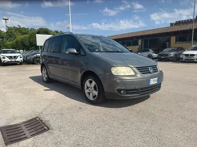 Usata VW Touran Trendline 140 CV (102 kW) 2005 Grigio / gray Monovolume
